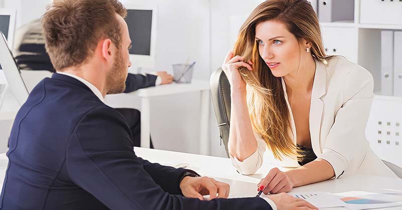 10 cosas a considerar si estás enamorado de tu jefe