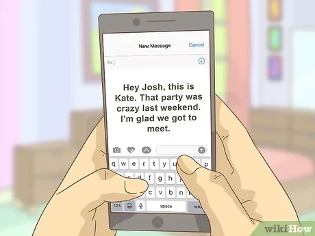 Cómo invitar a salir a un chico por mensaje de texto (+ 12 textos de muestra)